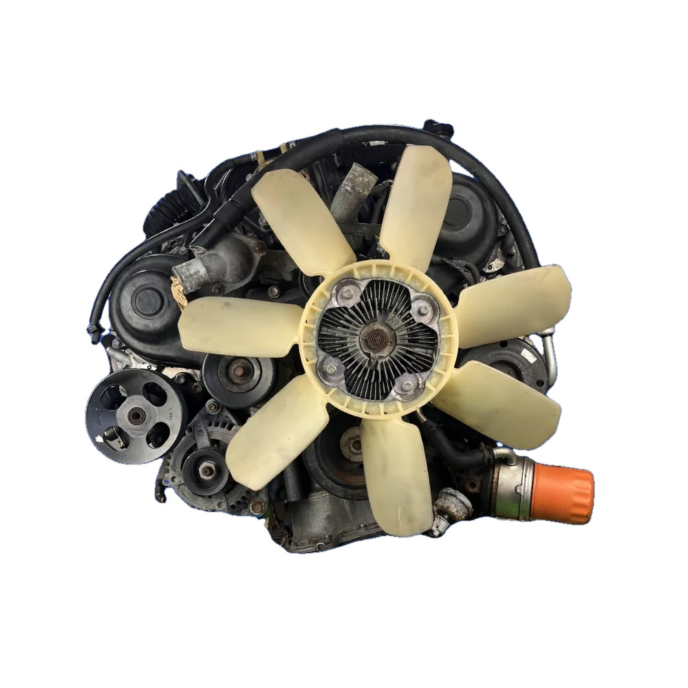 Toyota Land Cruiser 2UZ V8 Engine — photo 3
