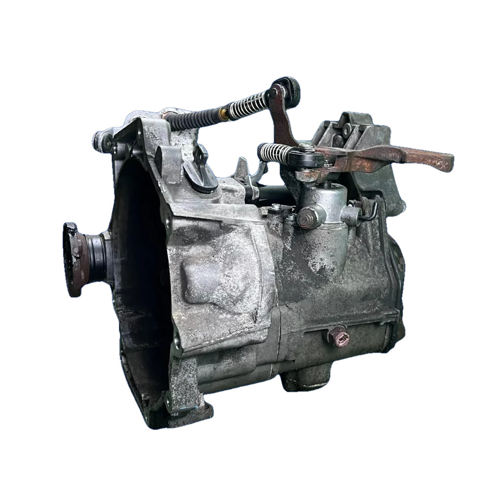 Volkswagen Golf BSE 5-Speed Manual Transmission — photo 3